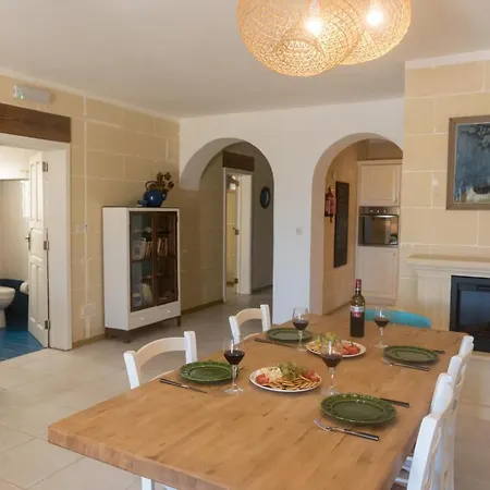 Apartman Ta Gajdoru Il-Pergla